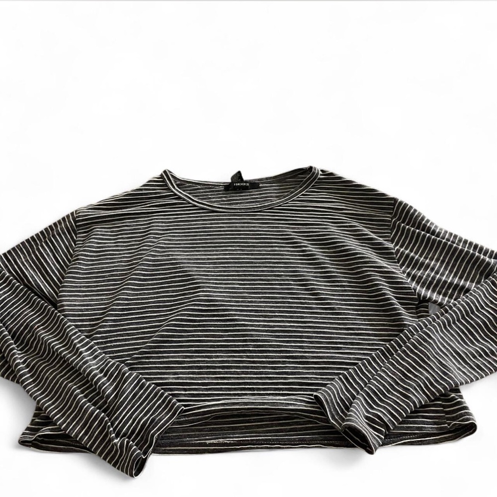Forever 21 Black and White Striped Long Sleeve Top